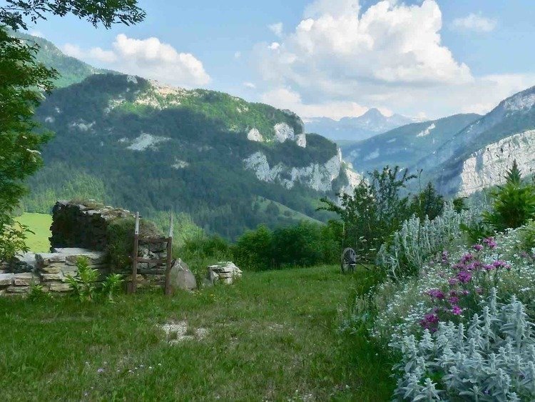 façade Gite vercors la ferme des glénats