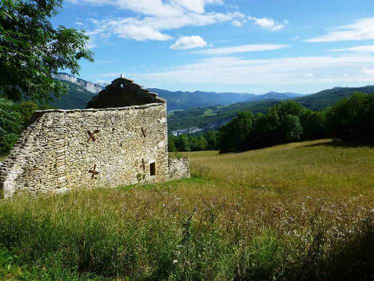 Ruine d'ancienne ferme à la Goulandière à Rencurel dans le Vercors