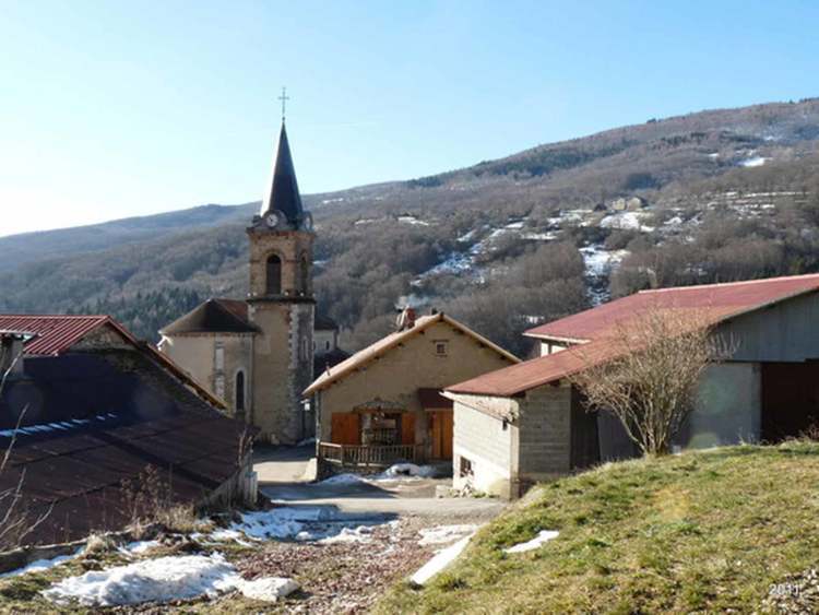 le village de Rencurel et son église