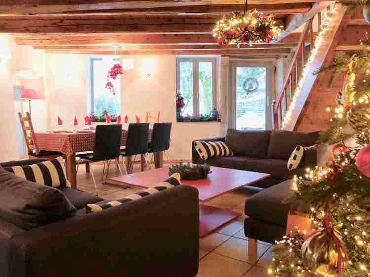 Salon location de vacances à Rencurel